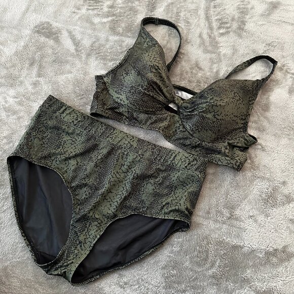 Swim By Cacique Two Piece Swimsuit Bikini 16 38DD Green Snakeprint - Picture 1 of 6
